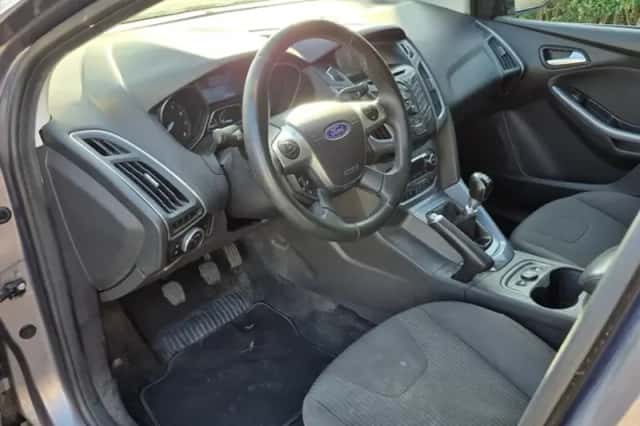 Ford Focus (2014) thumbnail 4