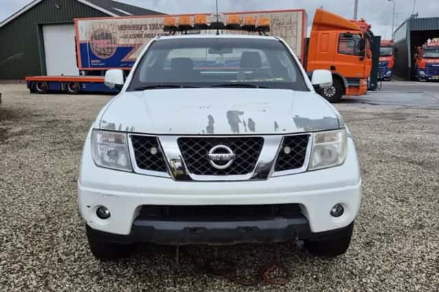 Nissan Navara (2007) thumbnail 2