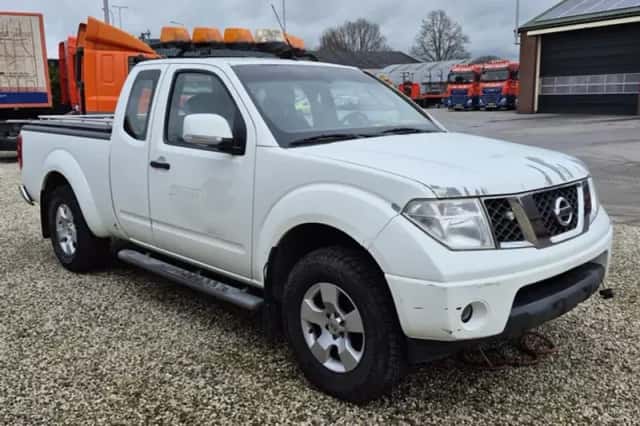 Nissan Navara (2007) thumbnail 3