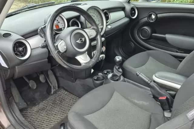 MINI Clubman (2010) thumbnail 4