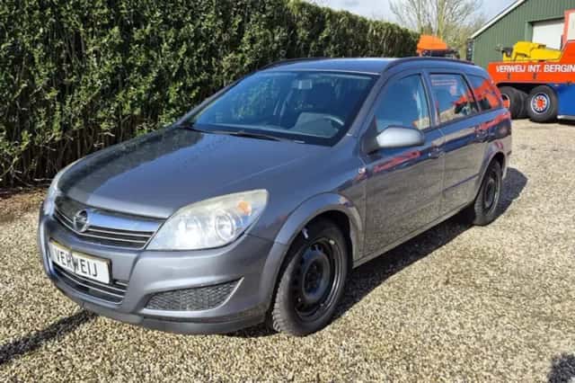 Opel Astra (2007) thumbnail 1