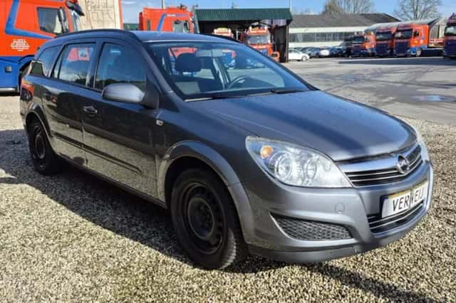 Opel Astra (2007) thumbnail 3