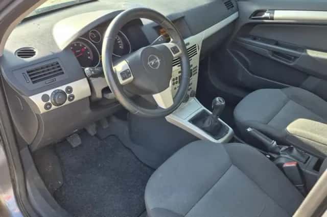 Opel Astra (2007) thumbnail 4