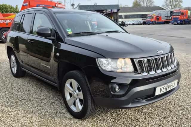 Jeep Compass (2011) thumbnail 3