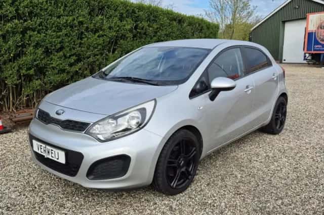 Kia Rio (2013) thumbnail 1