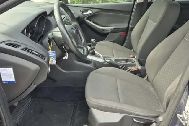 Ford Focus (2013) thumbnail 5