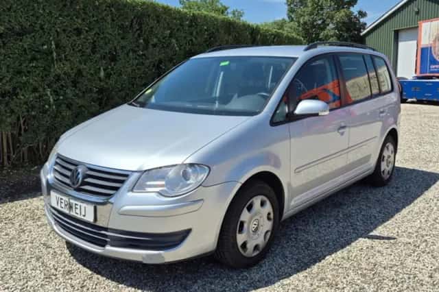 Volkswagen Touran (2007) thumbnail 1