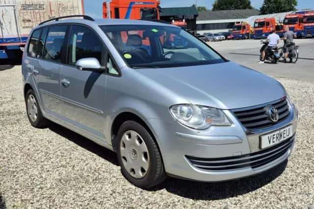 Volkswagen Touran (2007) thumbnail 3