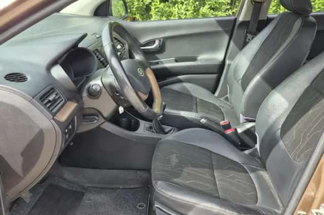 Kia Picanto (2013) thumbnail 5