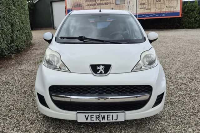 Peugeot 107 (2011) thumbnail 2