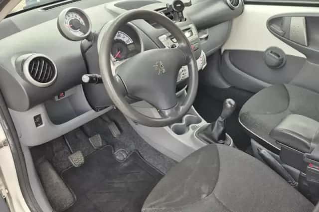 Peugeot 107 (2011) thumbnail 4