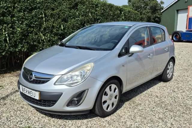 Opel Corsa (2012) thumbnail 1