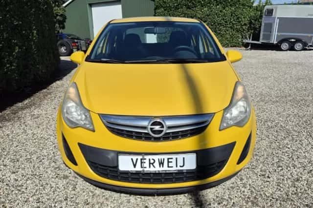 Opel Corsa (2012) thumbnail 2