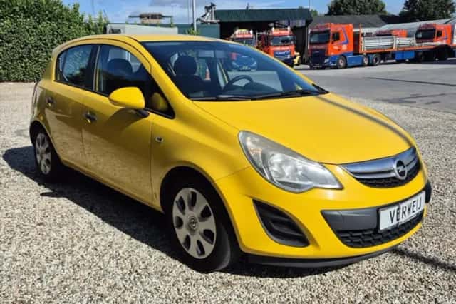 Opel Corsa (2012) thumbnail 3