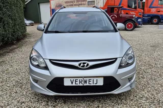Hyundai i30 (2011) thumbnail 2