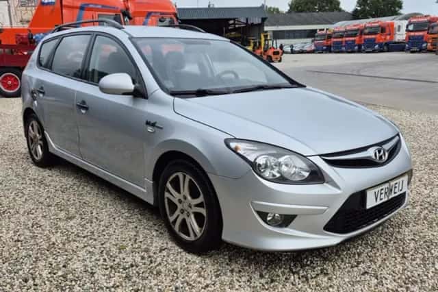 Hyundai i30 (2011) thumbnail 3