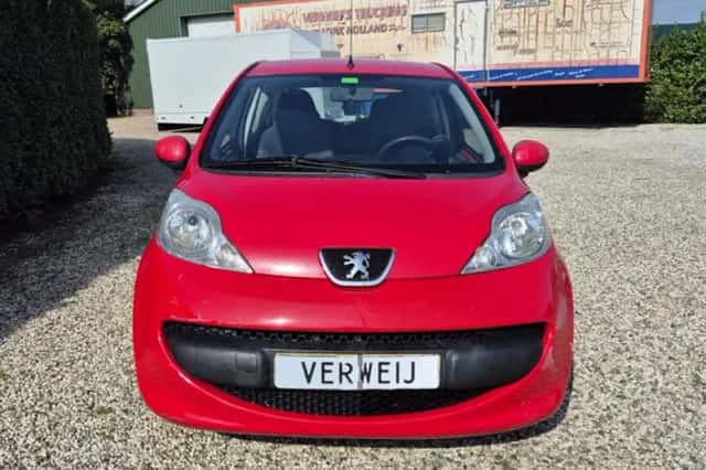 Peugeot 107 (2008) thumbnail 2