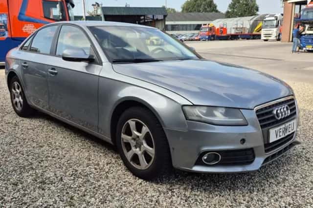 Audi A4 (2011) thumbnail 3