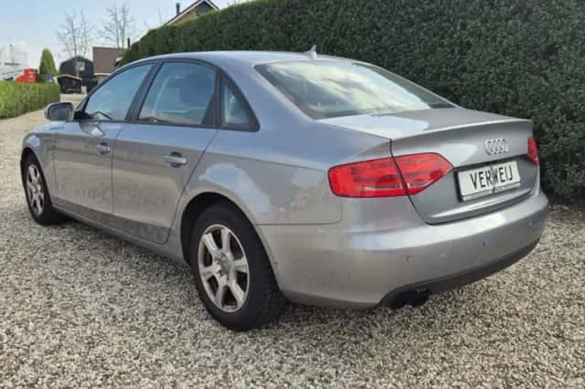 Audi A4 (2011) thumbnail 6