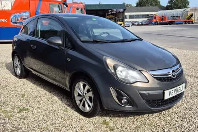 Opel Corsa (2014) thumbnail 3