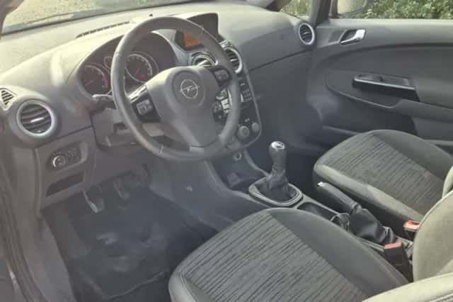 Opel Corsa (2014) thumbnail 4