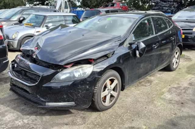 Volvo V40 (2013) thumbnail 1