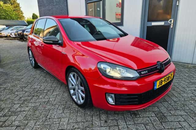 Volkswagen Golf (2010) thumbnail 1