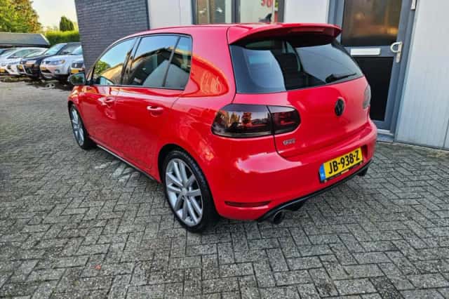 Volkswagen Golf (2010) thumbnail 5