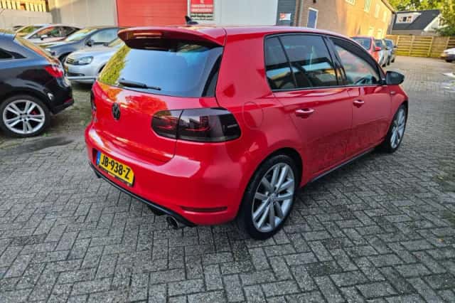 Volkswagen Golf (2010) thumbnail 6
