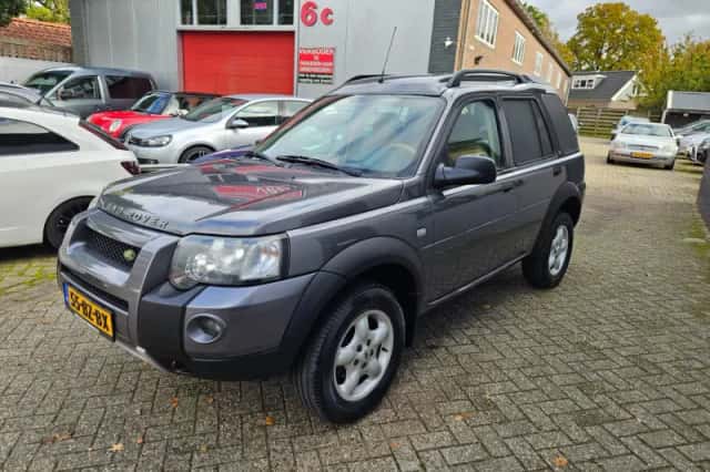Land Rover Freelander (2006) thumbnail 2