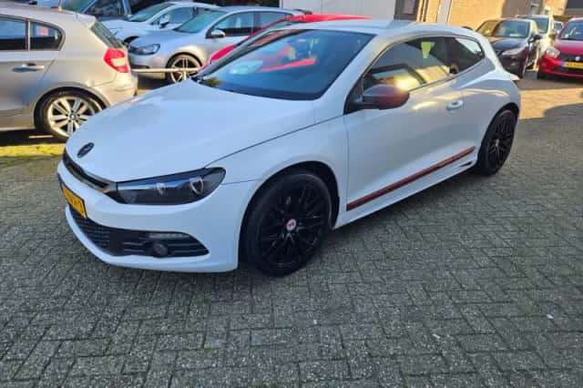 Volkswagen Scirocco (2009) thumbnail 4