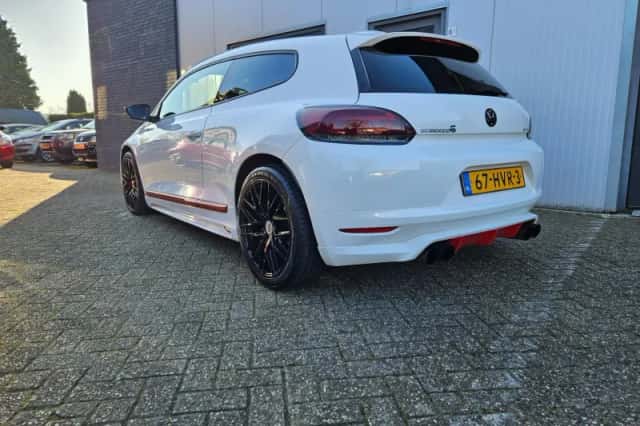 Volkswagen Scirocco (2009) thumbnail 5