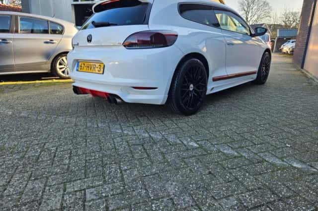 Volkswagen Scirocco (2009) thumbnail 6
