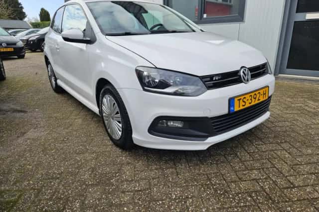 Volkswagen Polo (2012) thumbnail 1