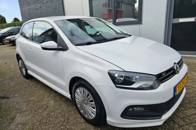 Volkswagen Polo (2012) thumbnail 3