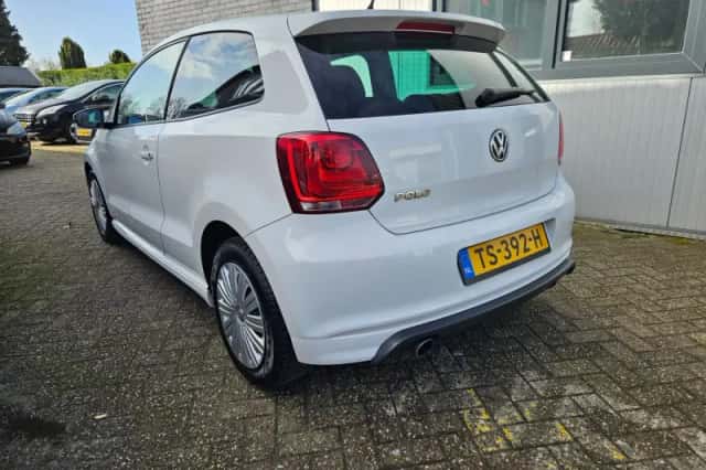Volkswagen Polo (2012) thumbnail 6
