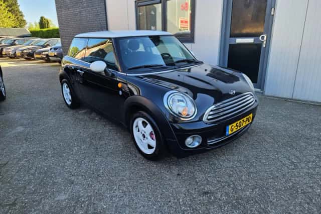 MINI Cooper (2009) thumbnail 1