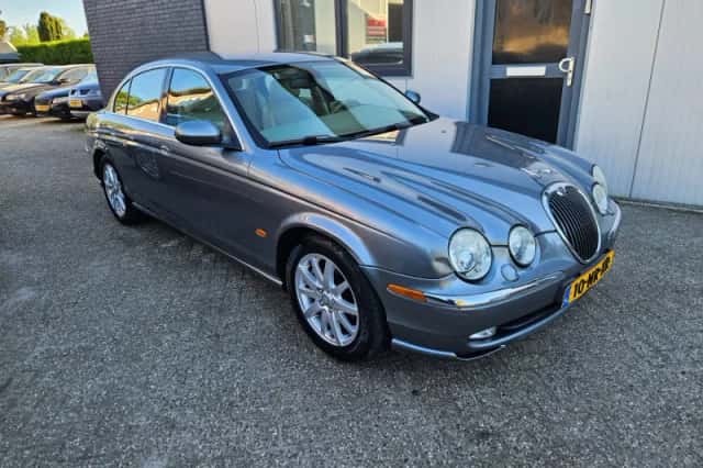 Jaguar S-Type (2004) thumbnail 2