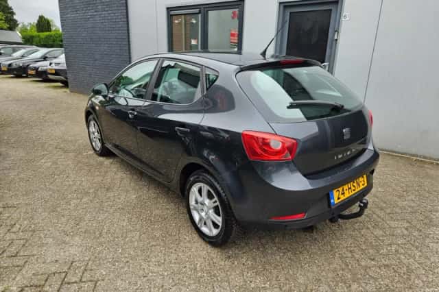 SEAT Ibiza (2009) thumbnail 5