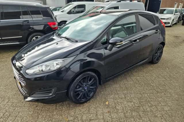 Ford Fiesta (2014) thumbnail 4