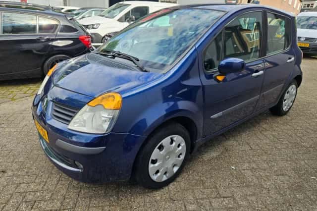 Renault Modus (2005) thumbnail 2