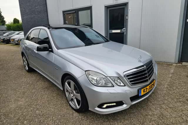 Mercedes-Benz E-Klasse (2009) thumbnail 1