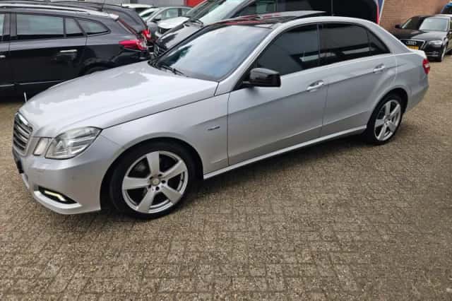 Mercedes-Benz E-Klasse (2009) thumbnail 4