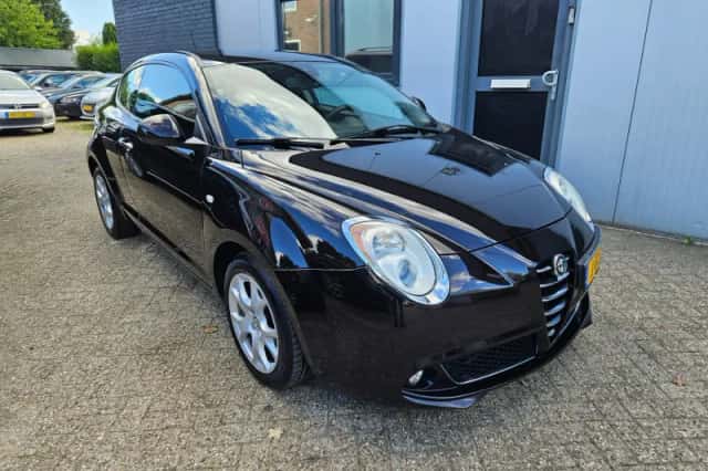 Alfa Romeo MiTo (2010) thumbnail 1