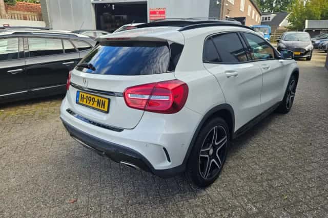 Mercedes-Benz GLA-Klasse (2015) thumbnail 6