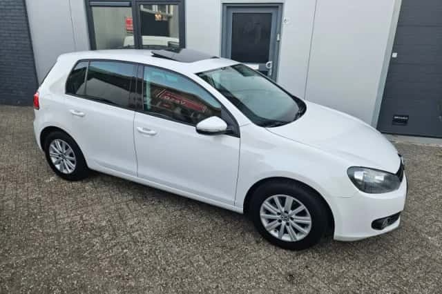 Volkswagen Golf (2011) thumbnail 3