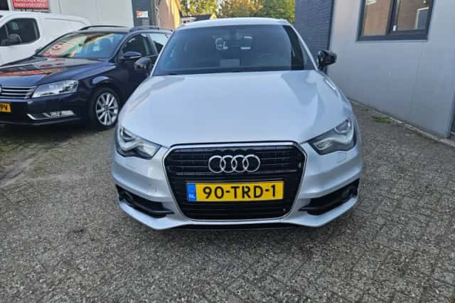 Audi A1 (2012) thumbnail 3