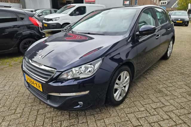 Peugeot 308 (2013) thumbnail 2