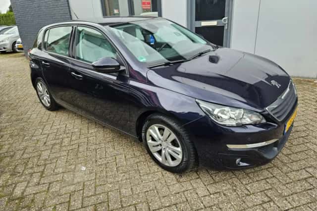 Peugeot 308 (2013) thumbnail 3
