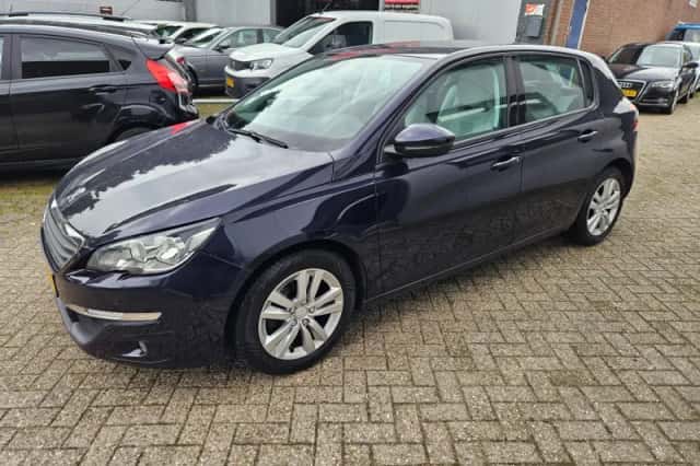 Peugeot 308 (2013) thumbnail 4